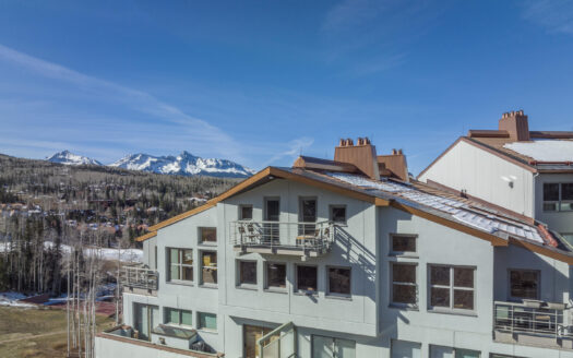 136 Country Club Drive 851