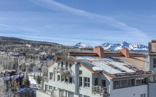 136 Country Club Drive 851