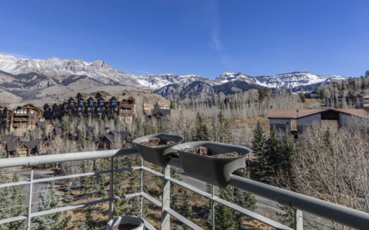 136 Country Club Drive 851