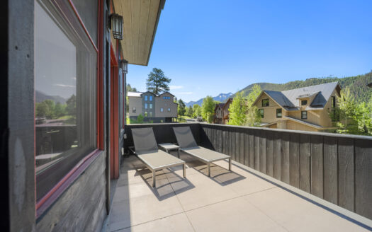 S 245 Sunset Ridge Drive