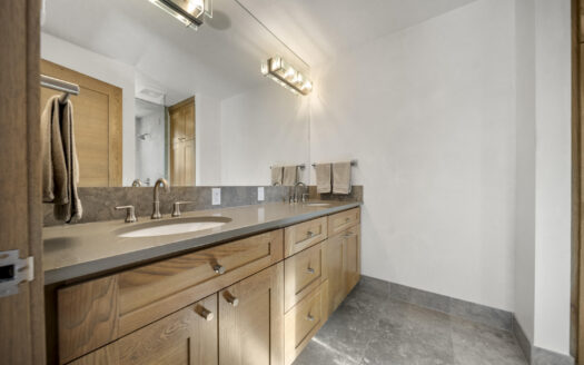 S 245 Sunset Ridge Drive