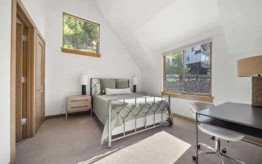 S 245 Sunset Ridge Drive