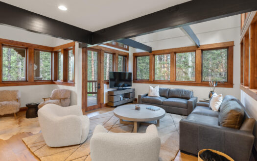 111 San Joaquin Road 20