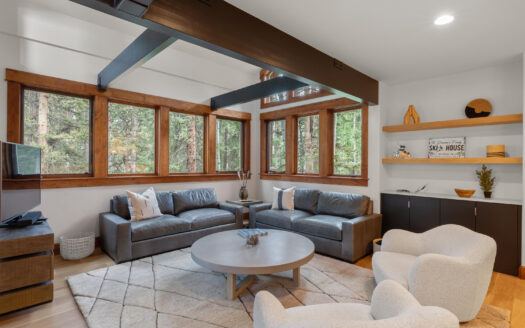 111 San Joaquin Road 20