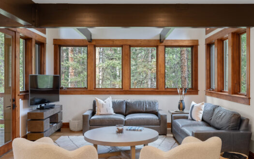 111 San Joaquin Road 20