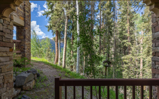 111 San Joaquin Road 20