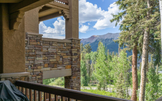 111 San Joaquin Road 20