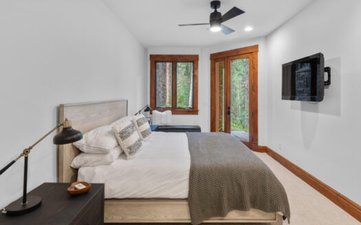 111 San Joaquin Road 20