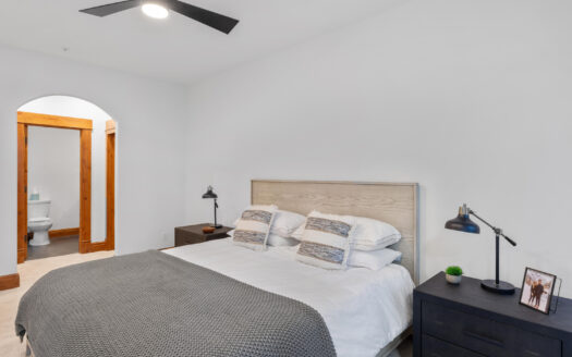 111 San Joaquin Road 20