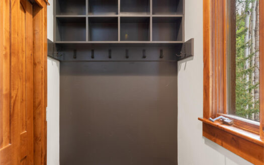 111 San Joaquin Road 20