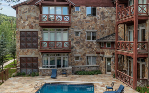 111 San Joaquin Road 20