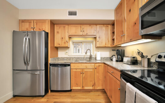 W 548 Pacific Avenue B