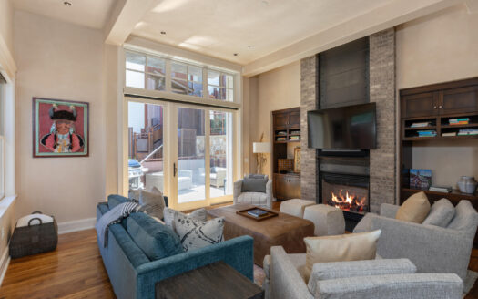 S 398 Davis Street C302