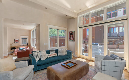 S 398 Davis Street C302