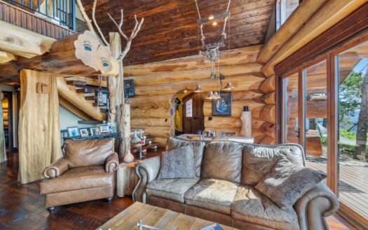 1776 Peninsula Drive