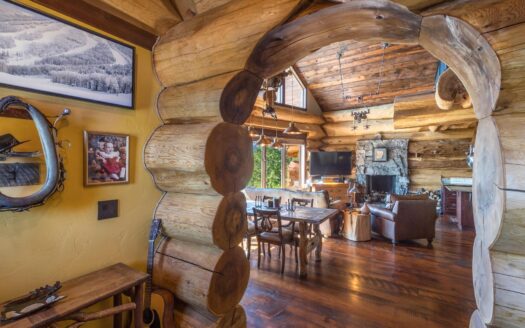 1776 Peninsula Drive