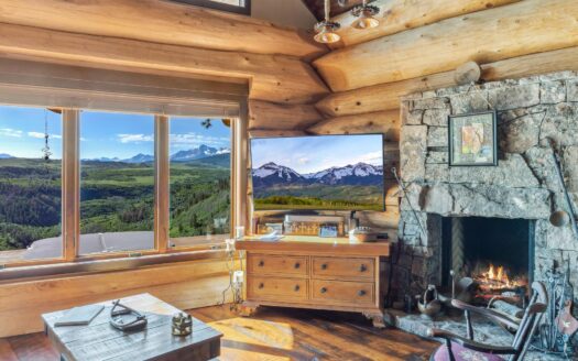 1776 Peninsula Drive