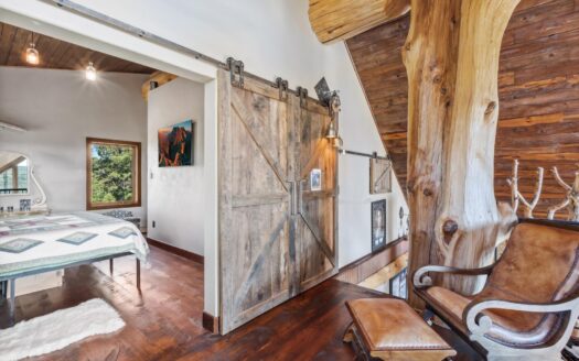 1776 Peninsula Drive