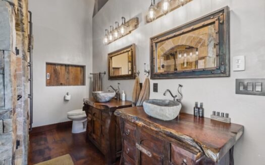 1776 Peninsula Drive