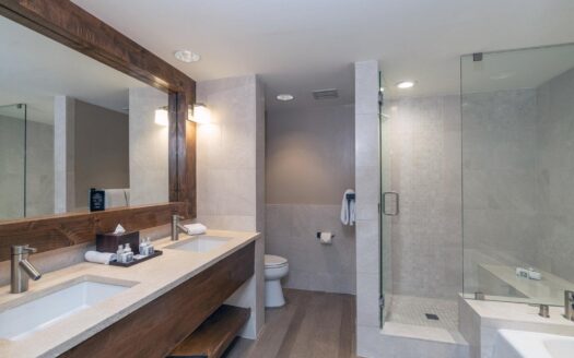 136 Country Club Drive 648/650