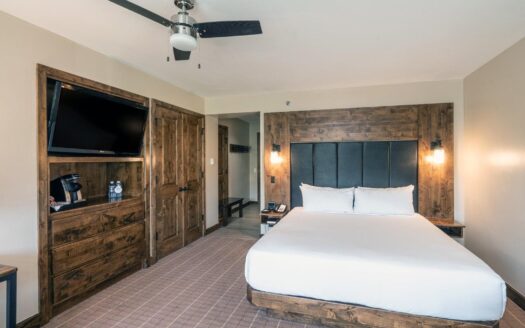 136 Country Club Drive 648/650