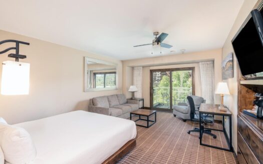 136 Country Club Drive 648/650