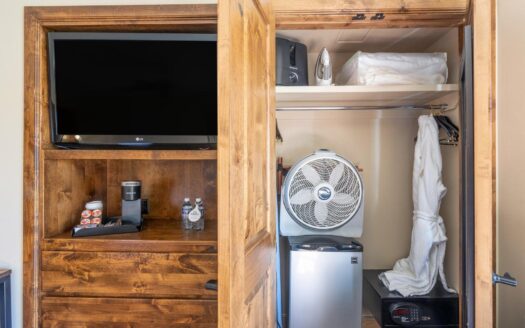 136 Country Club Drive 648/650