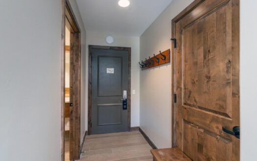 136 Country Club Drive 648/650