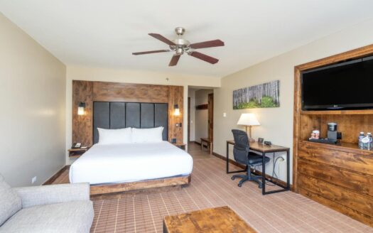 136 Country Club Drive 648/650