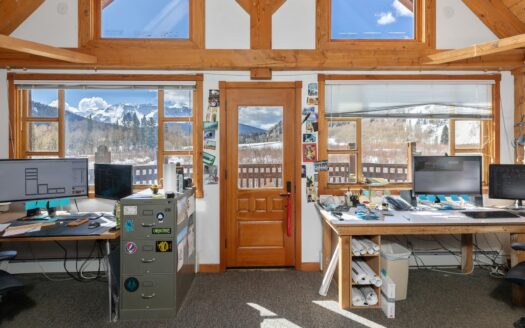 E 10 San Bernardo Drive