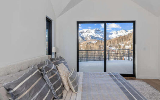 162 San Joaquin Road 5