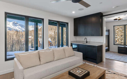 162 San Joaquin Road 5