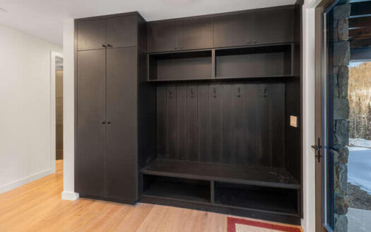 162 San Joaquin Road 5