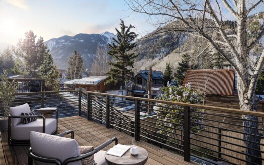 W 438 Columbia Avenue