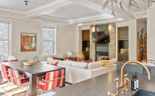 S 398 Davis Street SW 201