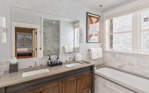 S 398 Davis Street SW 201