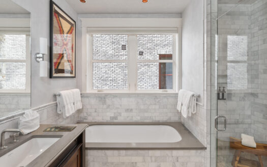 S 398 Davis Street SW 201