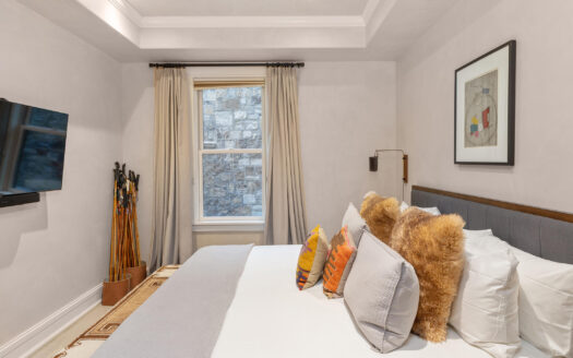 S 398 Davis Street SW 201