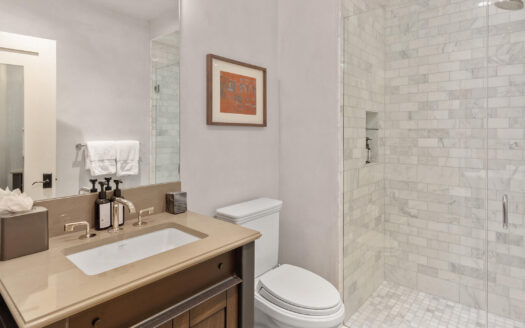 S 398 Davis Street SW 201