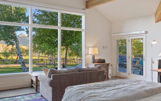 3289 Laughing Dog Road