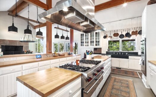 3289 Laughing Dog Road