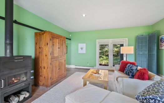 3289 Laughing Dog Road