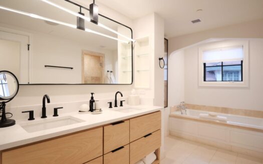 568 Mountain Village Boulevard 525/523