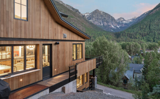 E 653 Pandora Avenue