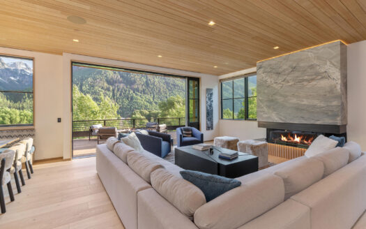 E 653 Pandora Avenue