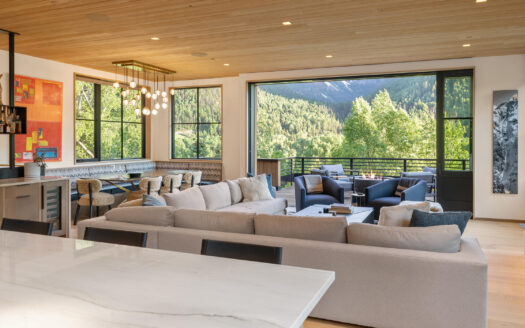 E 653 Pandora Avenue