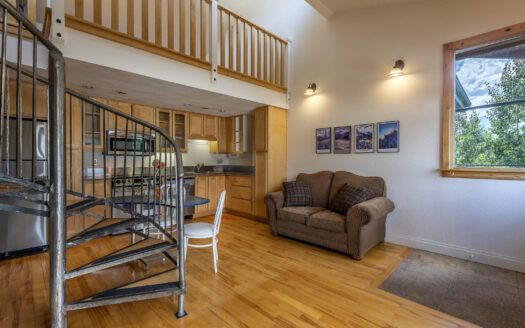 35 Pilot Knob Lane 504