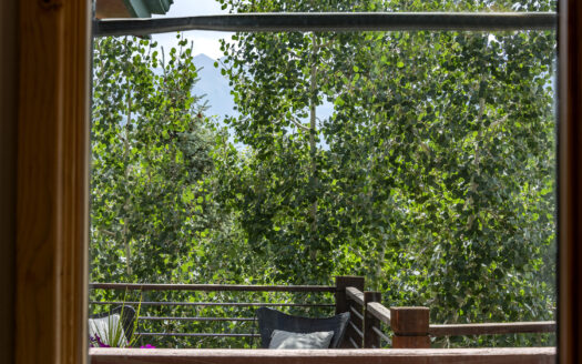 35 Pilot Knob Lane 504