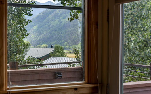 35 Pilot Knob Lane 504