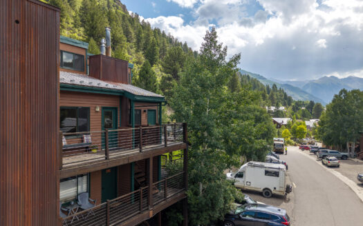 35 Pilot Knob Lane 504